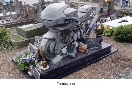 Tombsotne.